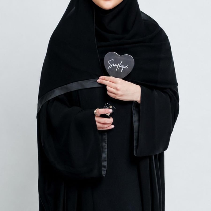 A06 | Black