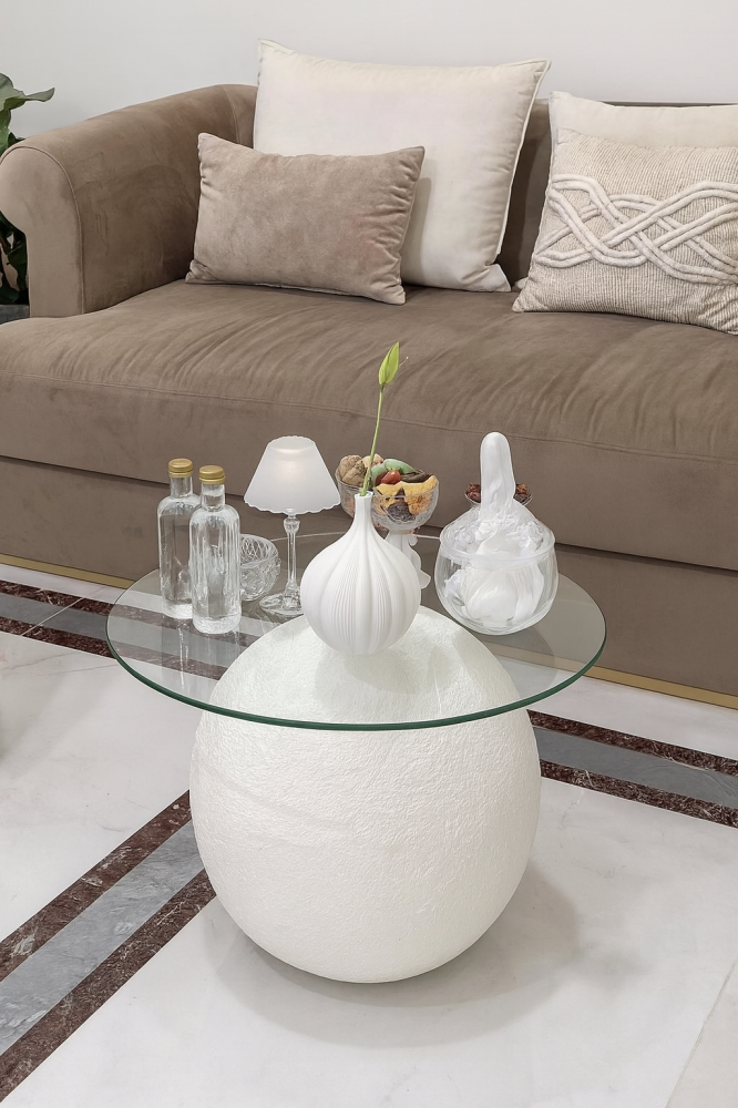 طاولة خدمة بقاعدة كروية رخامية