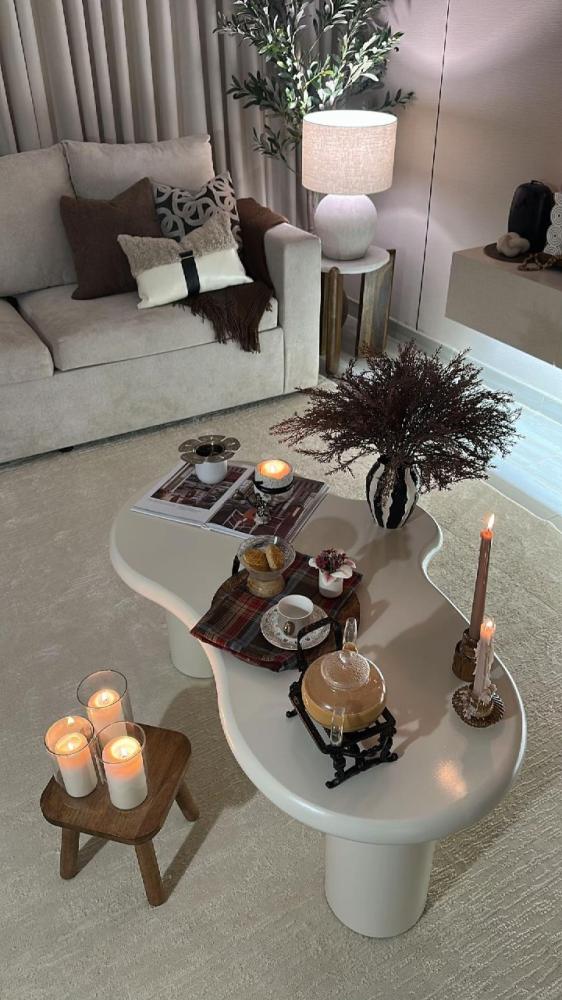 طاولة ضيافة بتصميم خشب أبيض مودرن kf