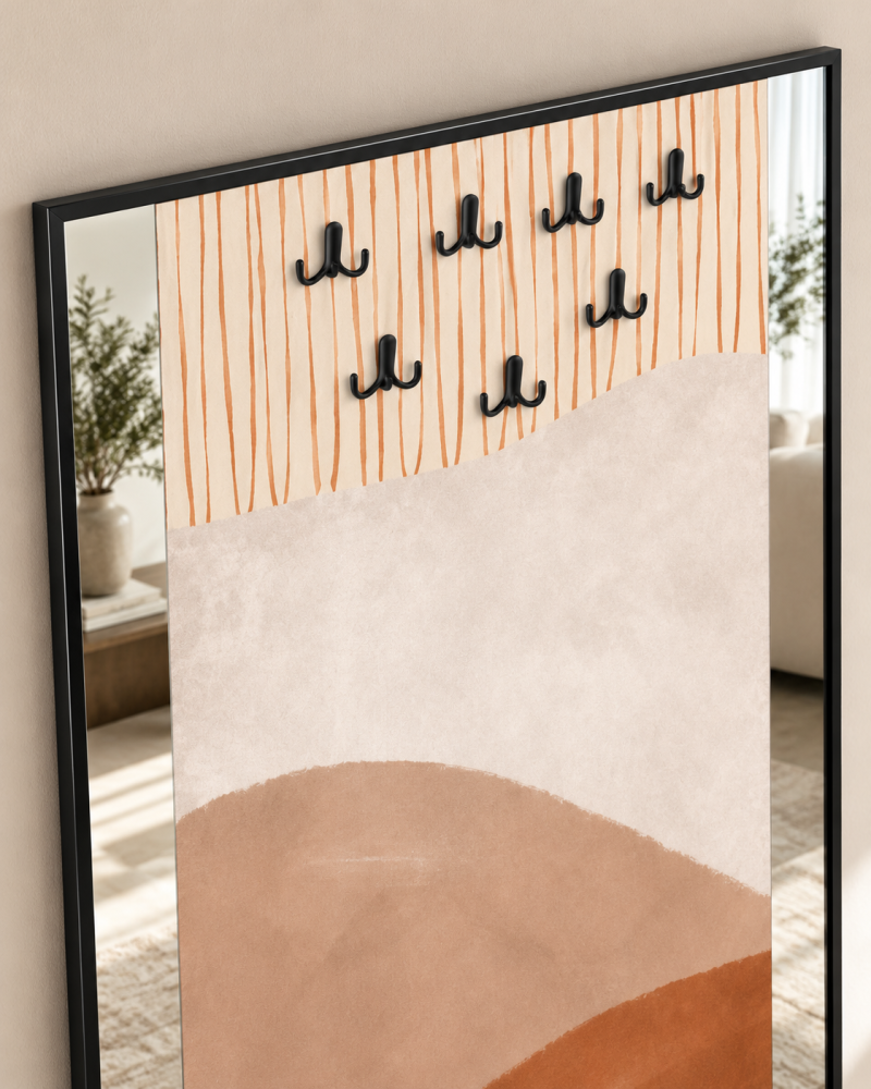لوحة ديكورية بمرآة وخطافات – تصميم عصري أنيق