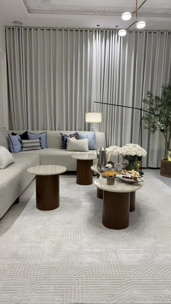 طقم طاولة سطح بديل رخام قاعدة بني مع 2 طاولات خدمة - بتصميم أنيق وعملي kf sa