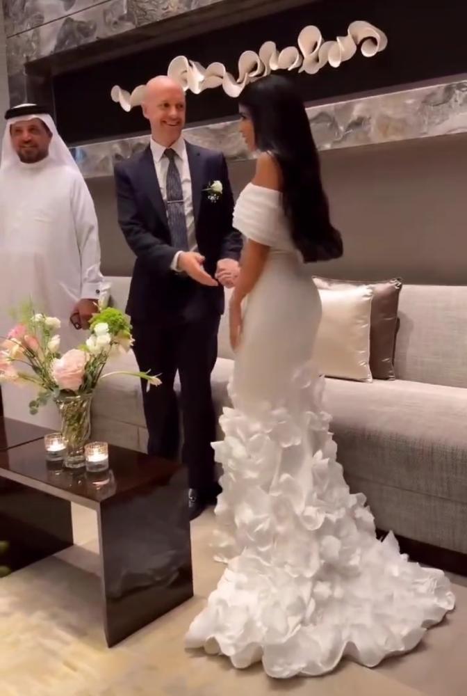 فستان عقد قران