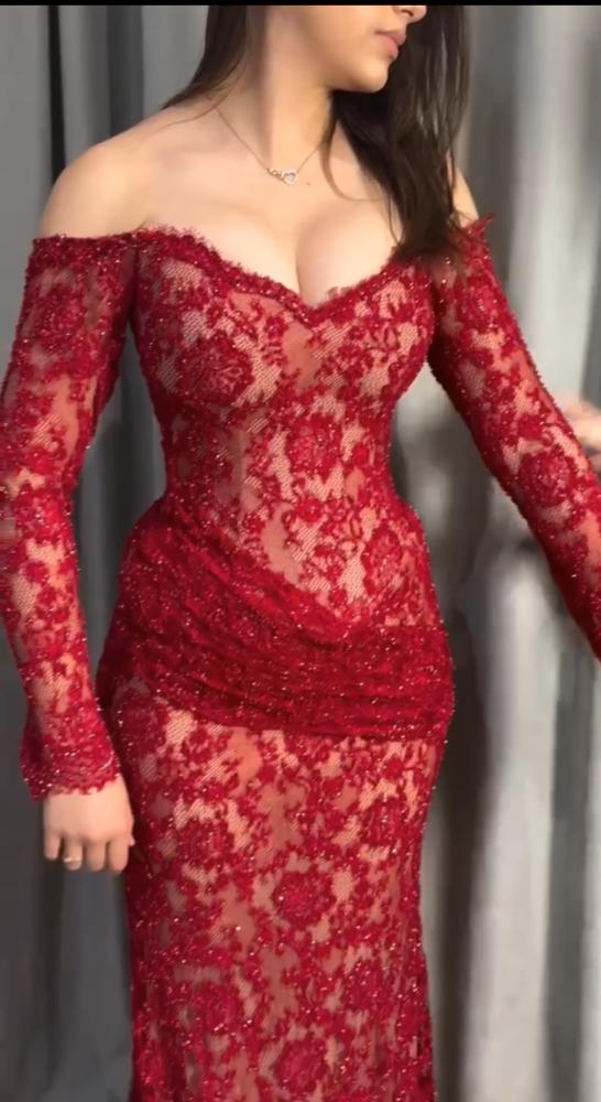 فستان نهال سهره احمر دانتيل