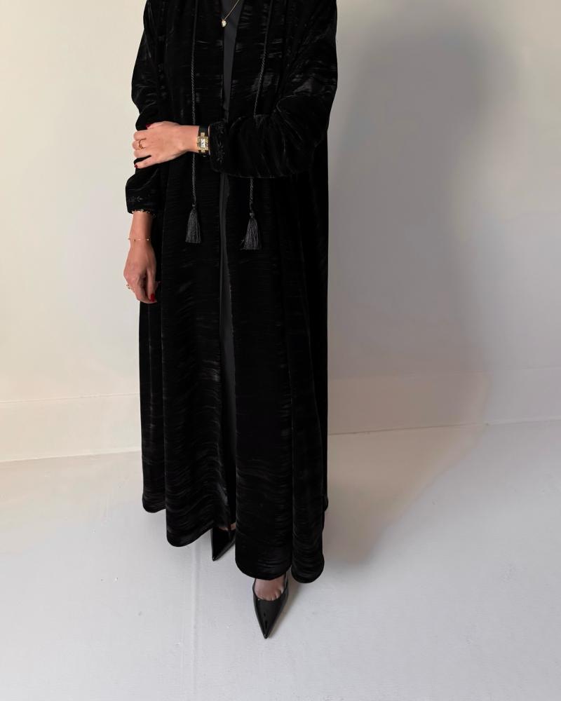 مخمل بتطريز اسود 1385