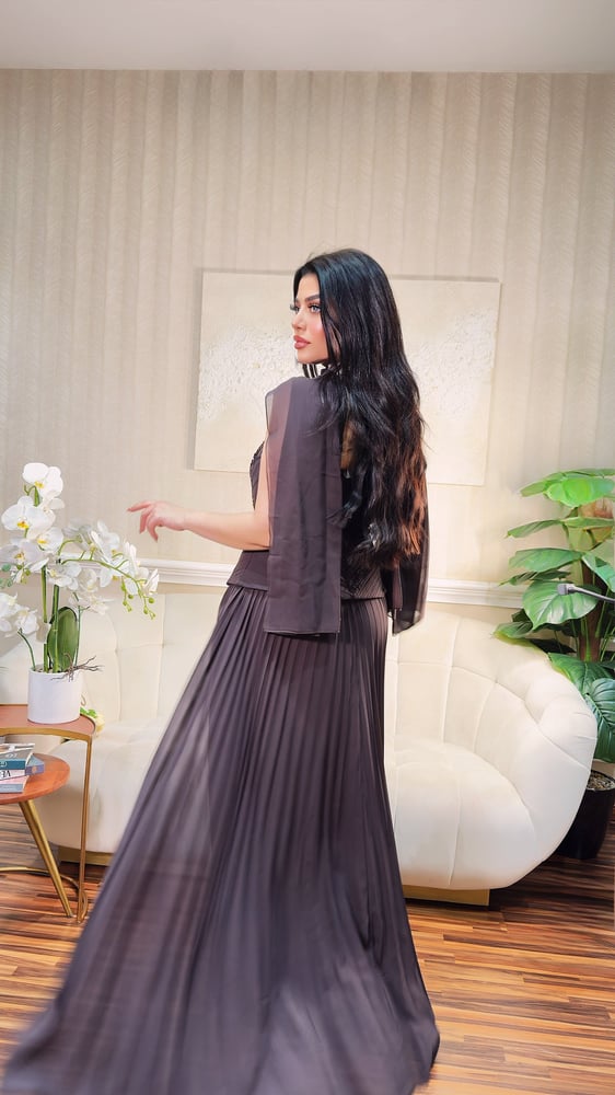 فستان سهرة شيفون  بليسيه مع وشاح