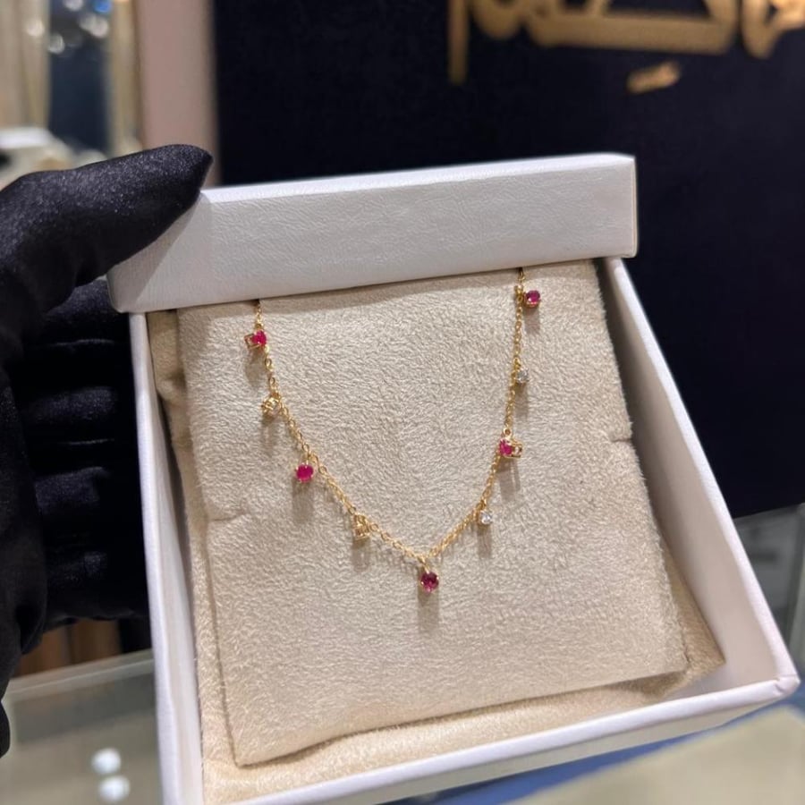 عقد احجار كريمة مع ذهب عيار18 مع الالماس الطبيعي