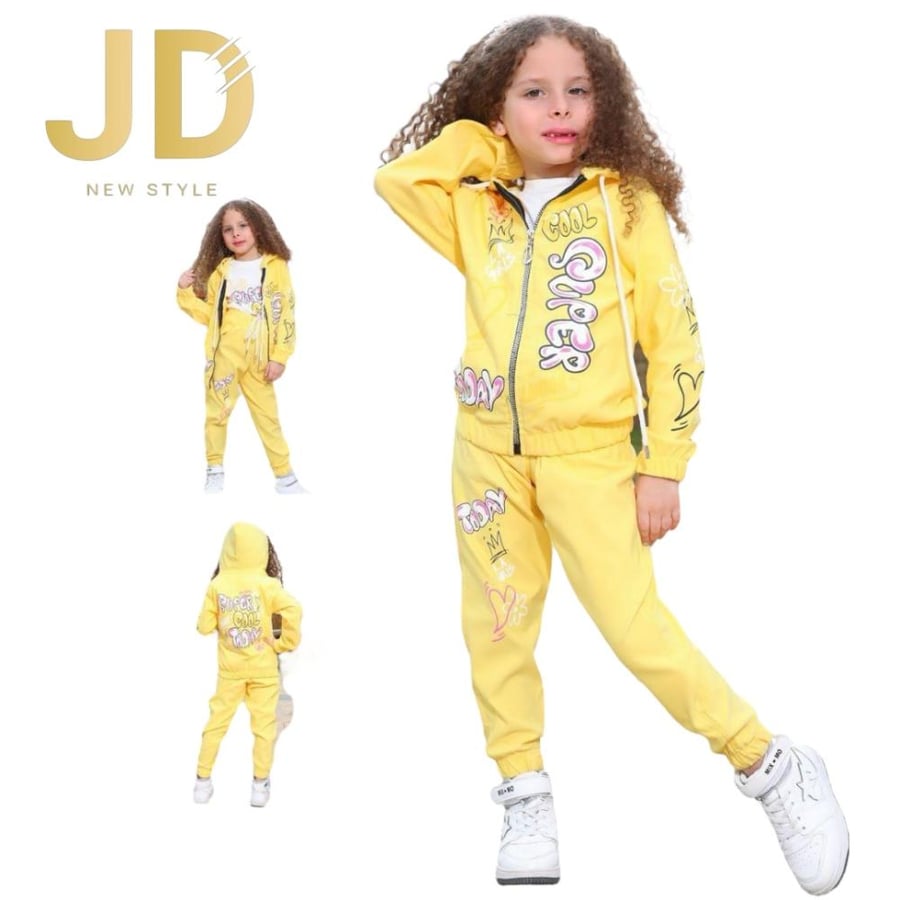 طقم بناتي رياضي أصفر بطبعات مرحة من JD New Style بتصميم مريح وعصري