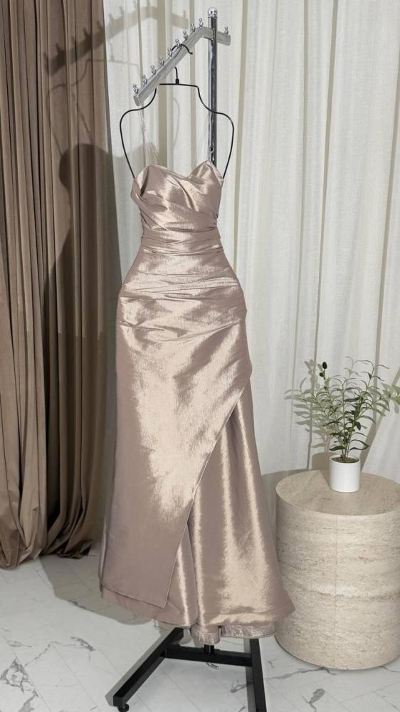 Noura's dress