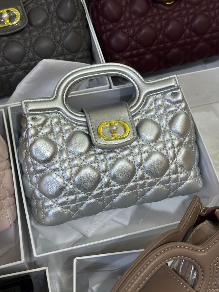 شنطه ديور