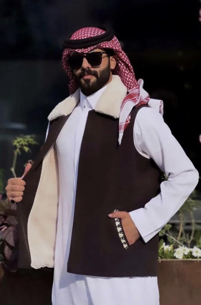 سديري عنابي فرو داخلي وقلاب ابيض “جوخ"