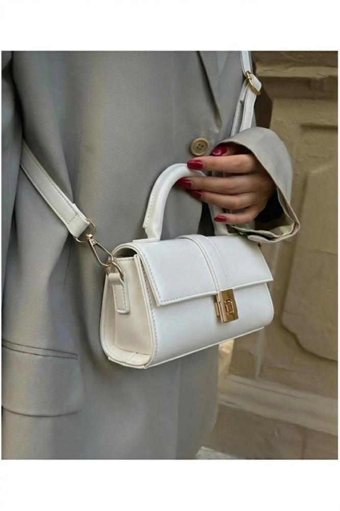 EZZY BLİSS حقيبة ezzybliss النسائية موديل Paula، صغيرة ورائجة، يمكن حملها باليد أو على الكتف مع حزام، باللون البني الداكن