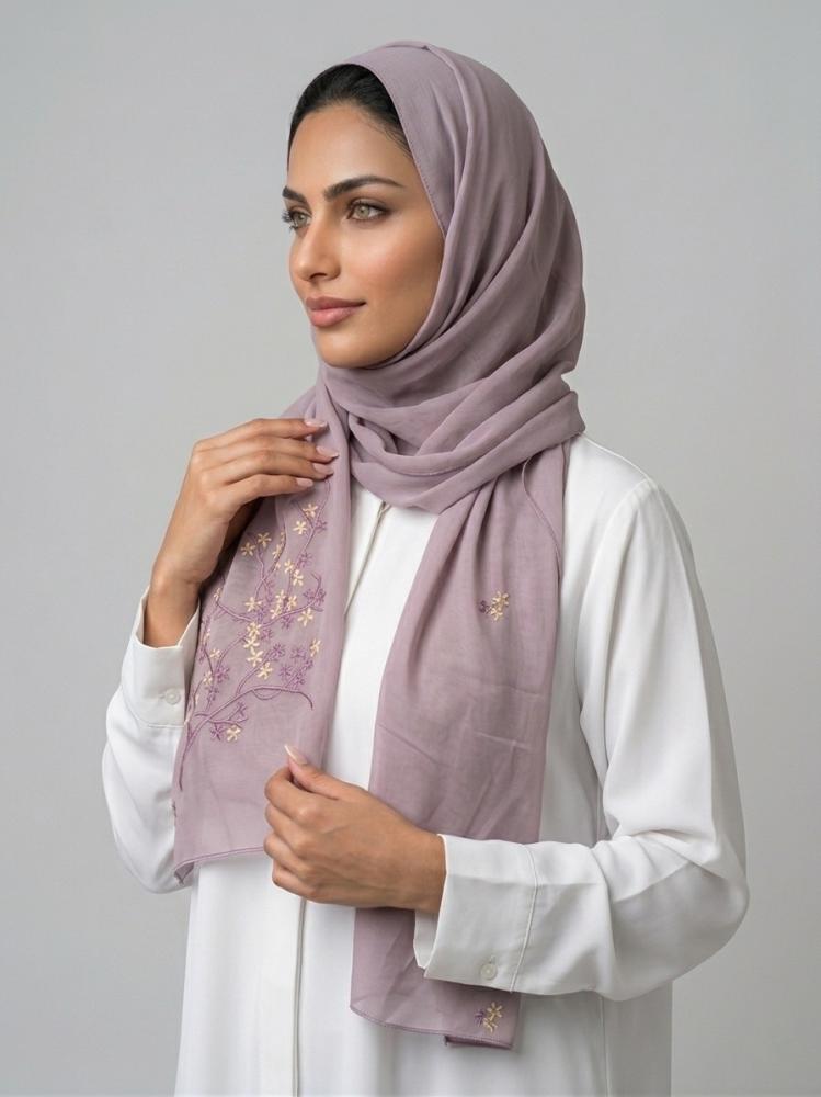 طرحة بوال ليلكي بتطريز أغصان وزهور