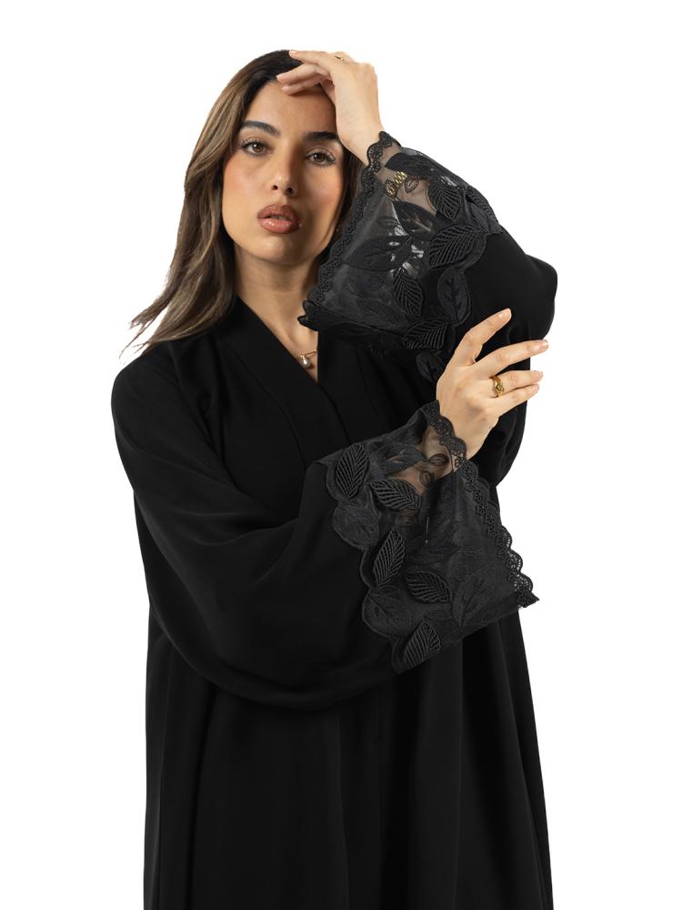 Classic abaya with luxurious lace sleeves