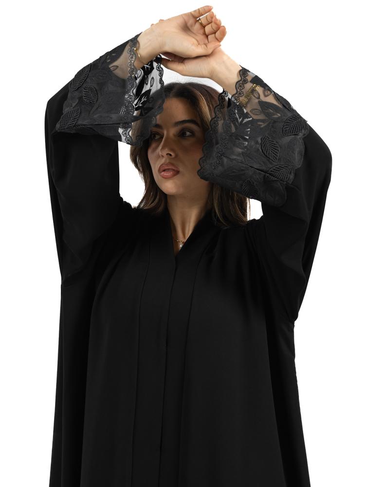 Classic abaya with luxurious lace sleeves