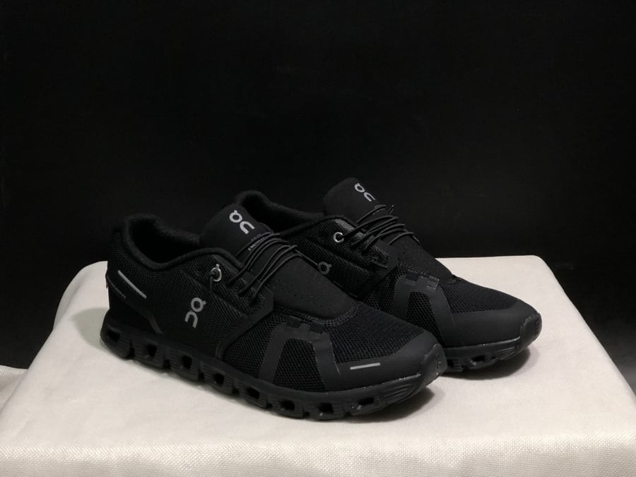 'On Runing Cloud 5 'All Black