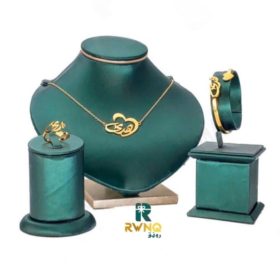 طقم نسائي