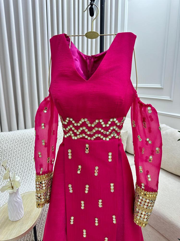 Salma's dress