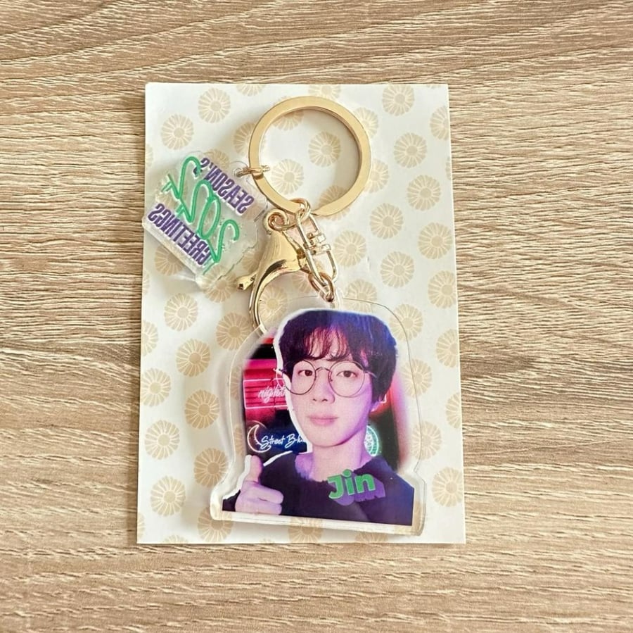 تعليقة بي تي اس - BTS season's 2022 greetings keychain