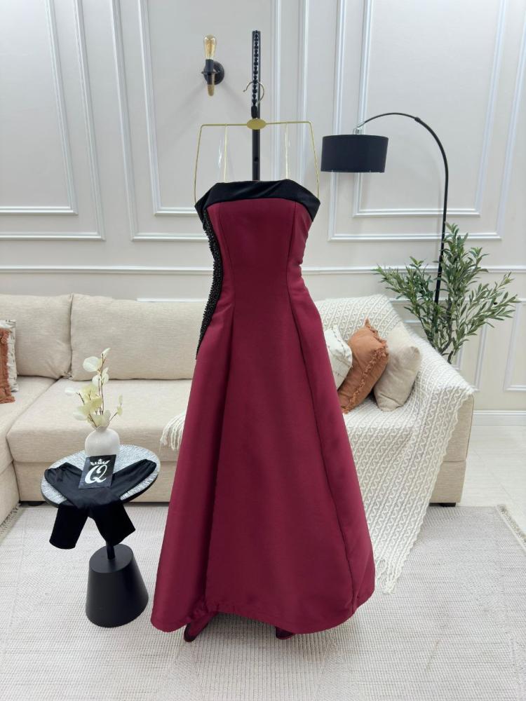 Evening dress with elegant microado fabric
