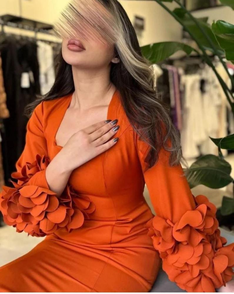Soft dress with pink sleeves