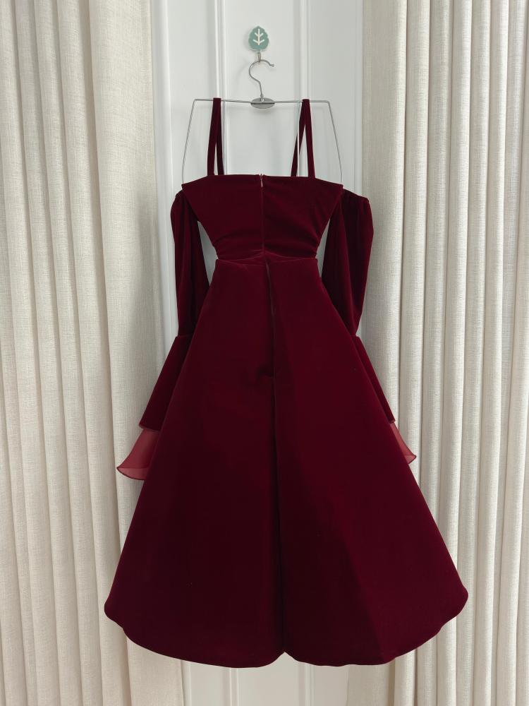 Short velvet dress