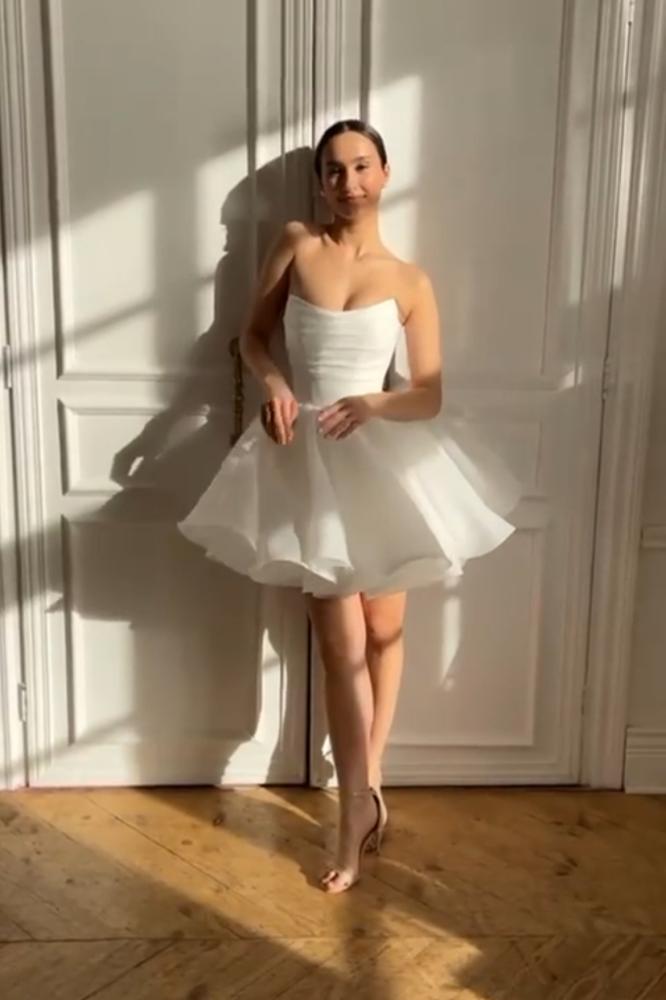 White dress double circle