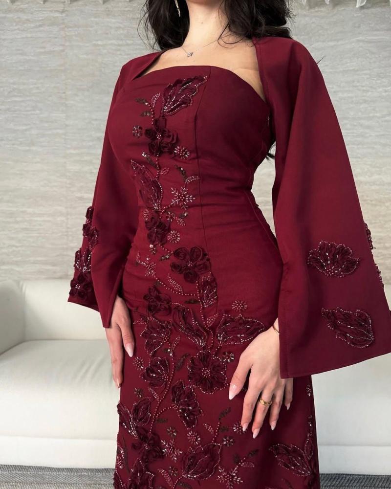 Elegant dress with gold embroidery