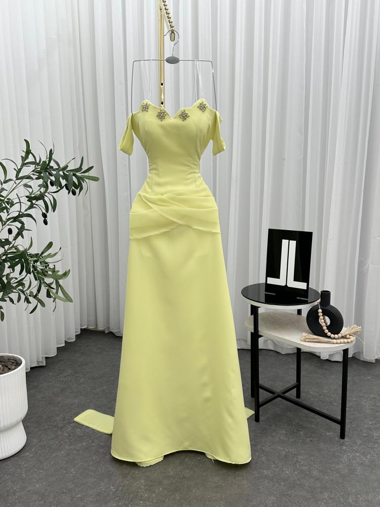 Long yellow dress