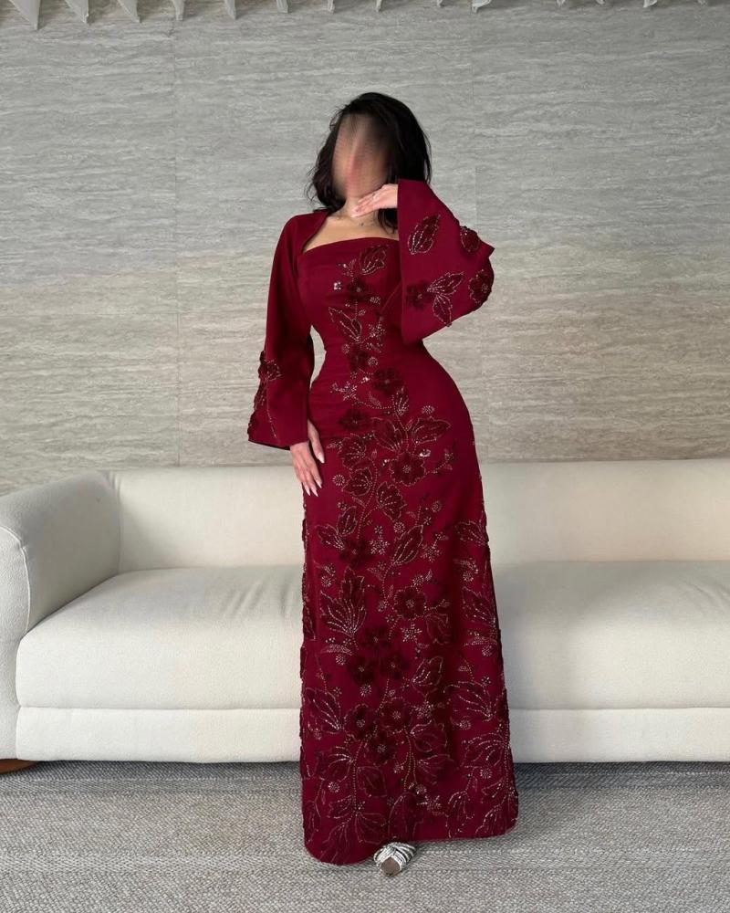 Elegant dress with gold embroidery