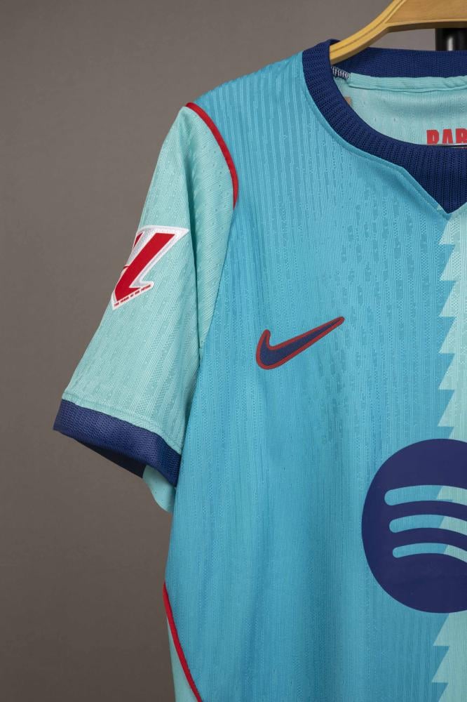 قميص برشلونة الاحتياطي 2027