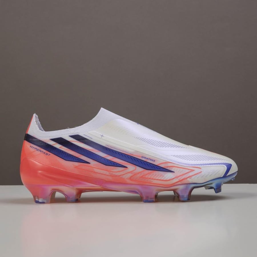 جزمة كرة قدم adidas