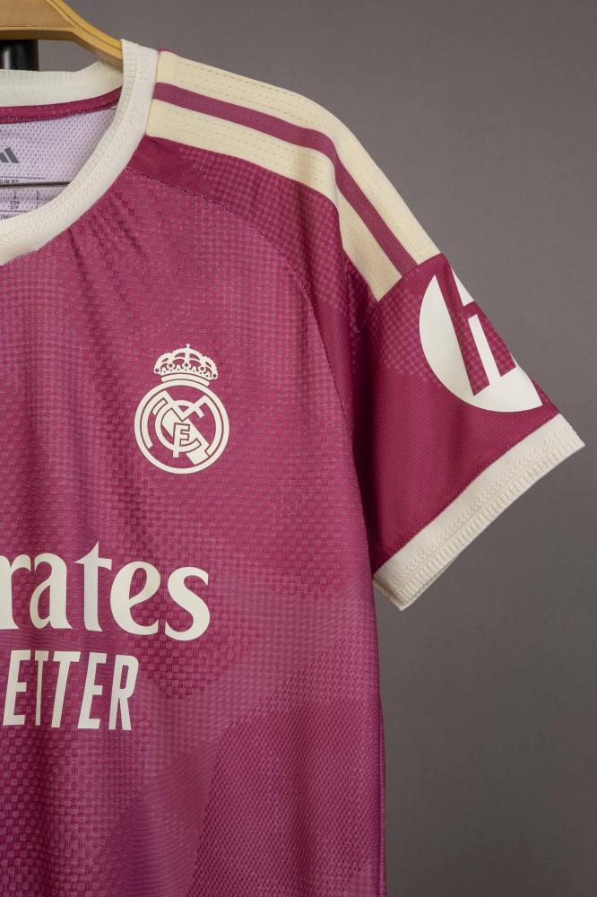 قميص ريال مدريد الاحتياطي 2027