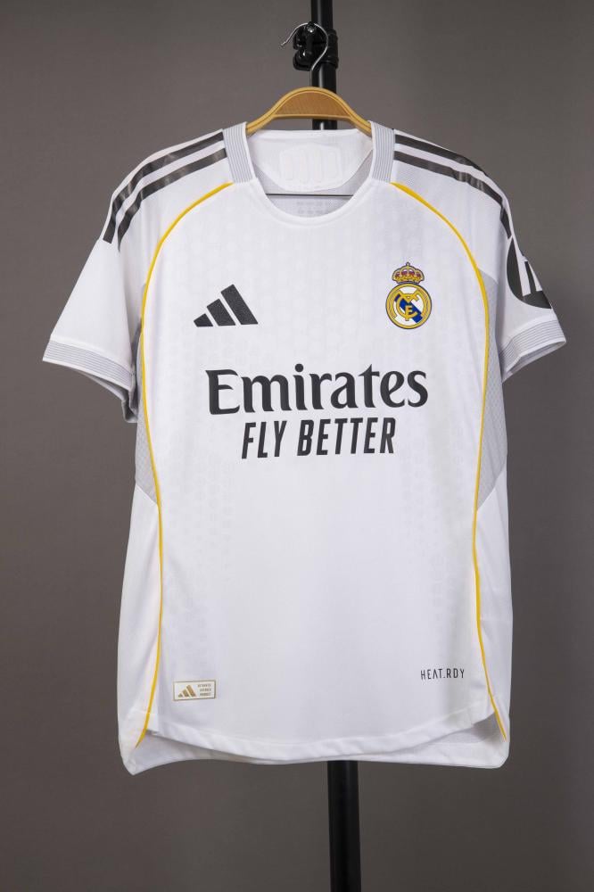 طقم ريال مدريد 2026/2025