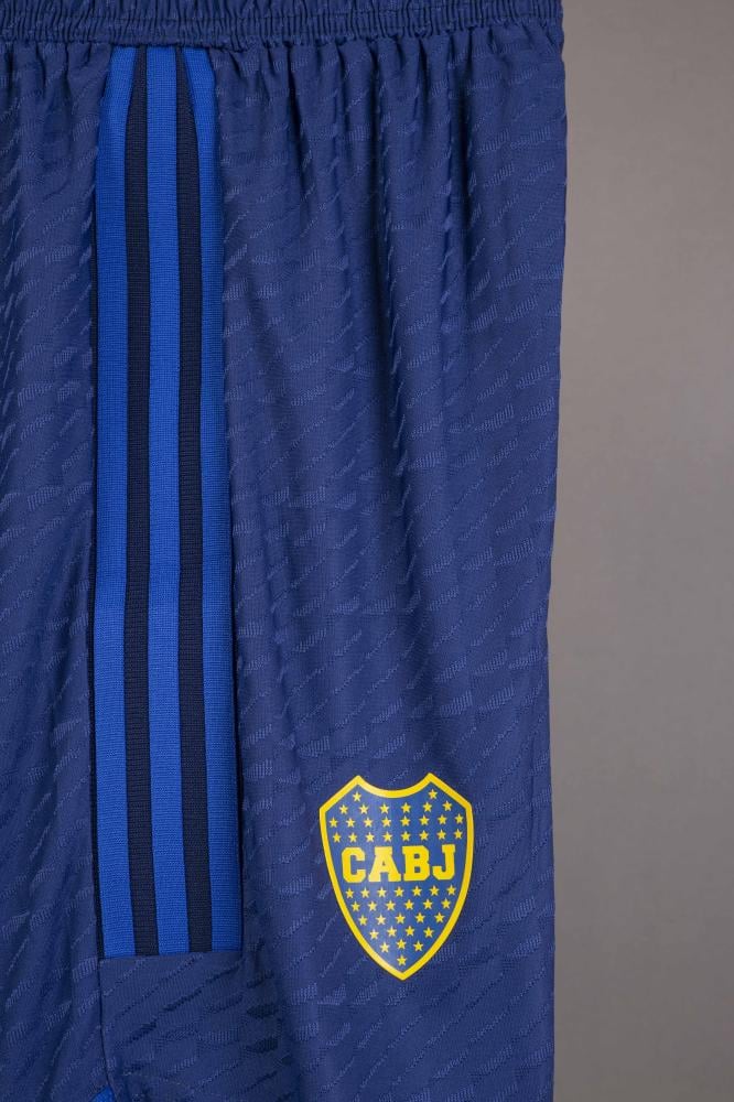 طقم بوكا جونيورز الاساسي 2026/2025