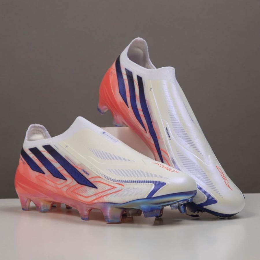 جزمة كرة قدم adidas