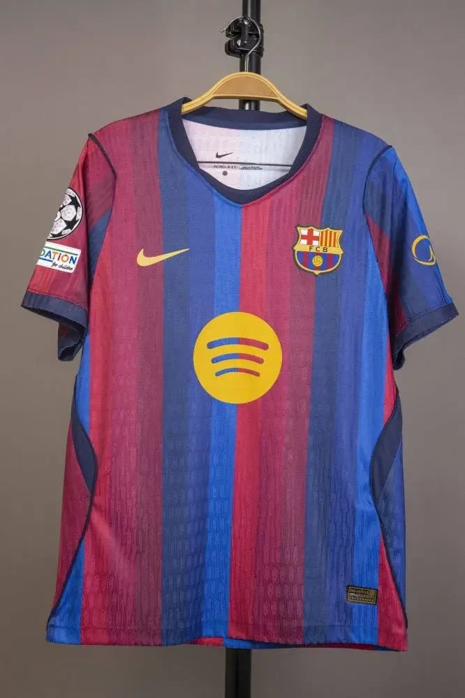قميص برشلونة الاساسي 2027