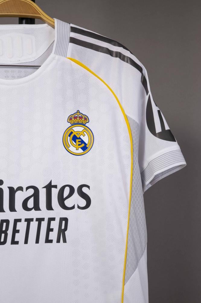 طقم ريال مدريد 2026/2025