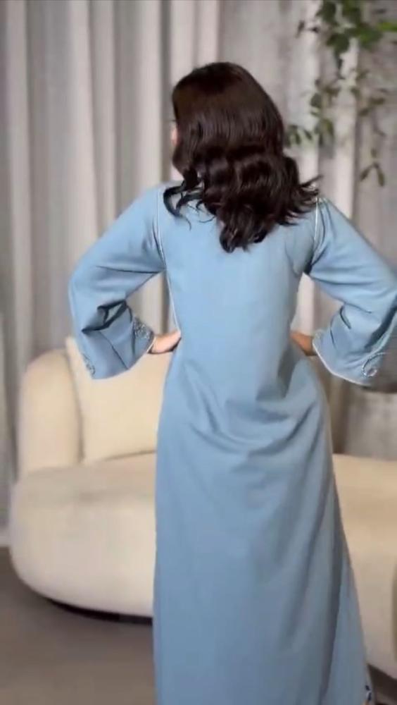 جلابية فاخرة بتطريز تراثي باللونالسماوي لإطلالة راقية