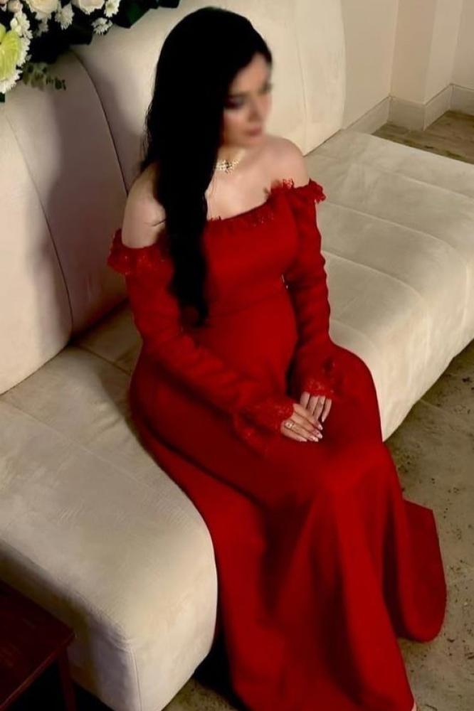 فستان حوامل انيق باربي بتدخيله دانتيل فاخر