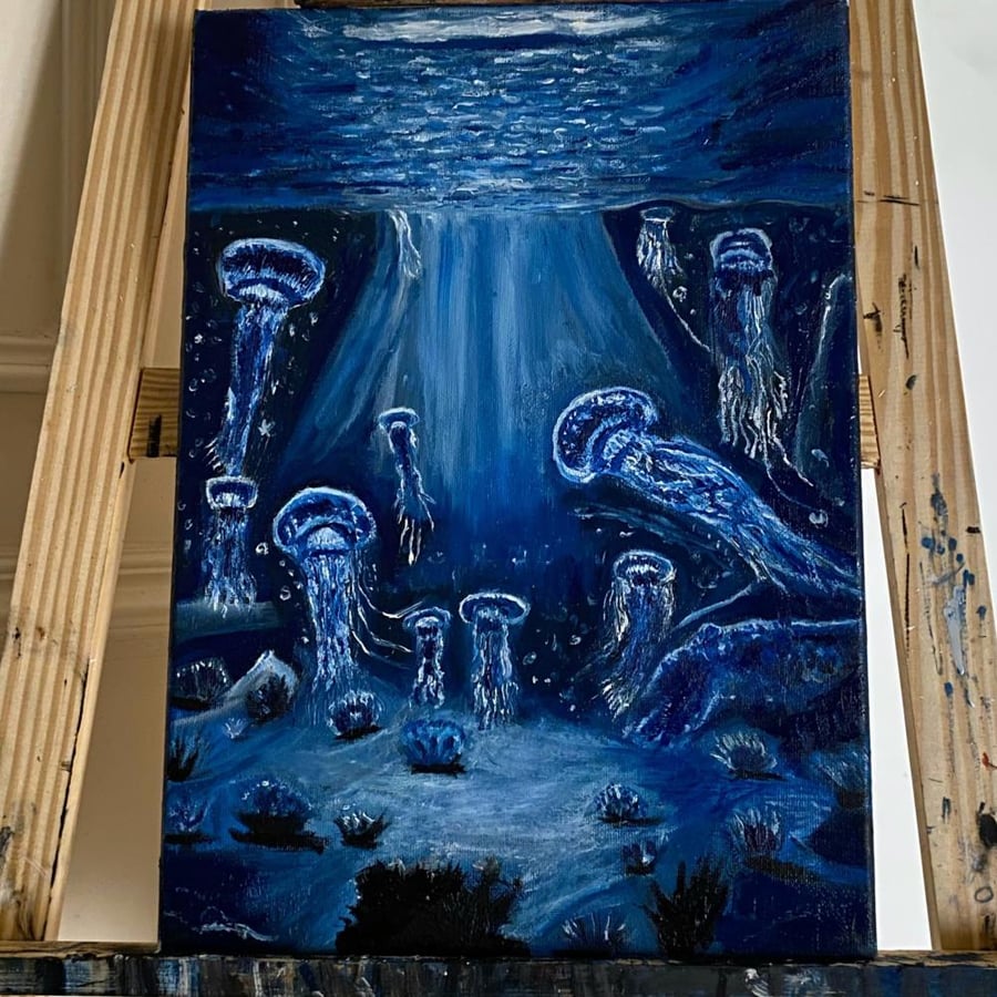 قناديل بأعماق البحر