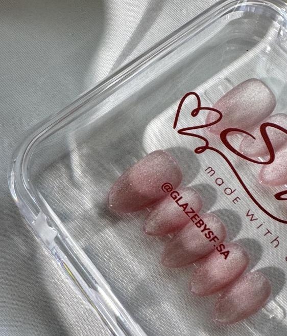 Pink Cat eye press-on Nails