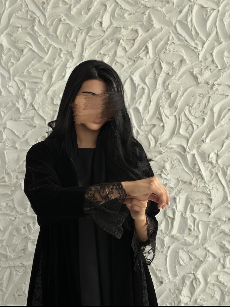عباية مخمل اسود