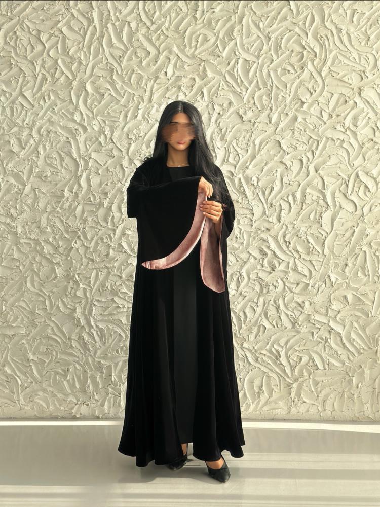 عباية مخمل اسود