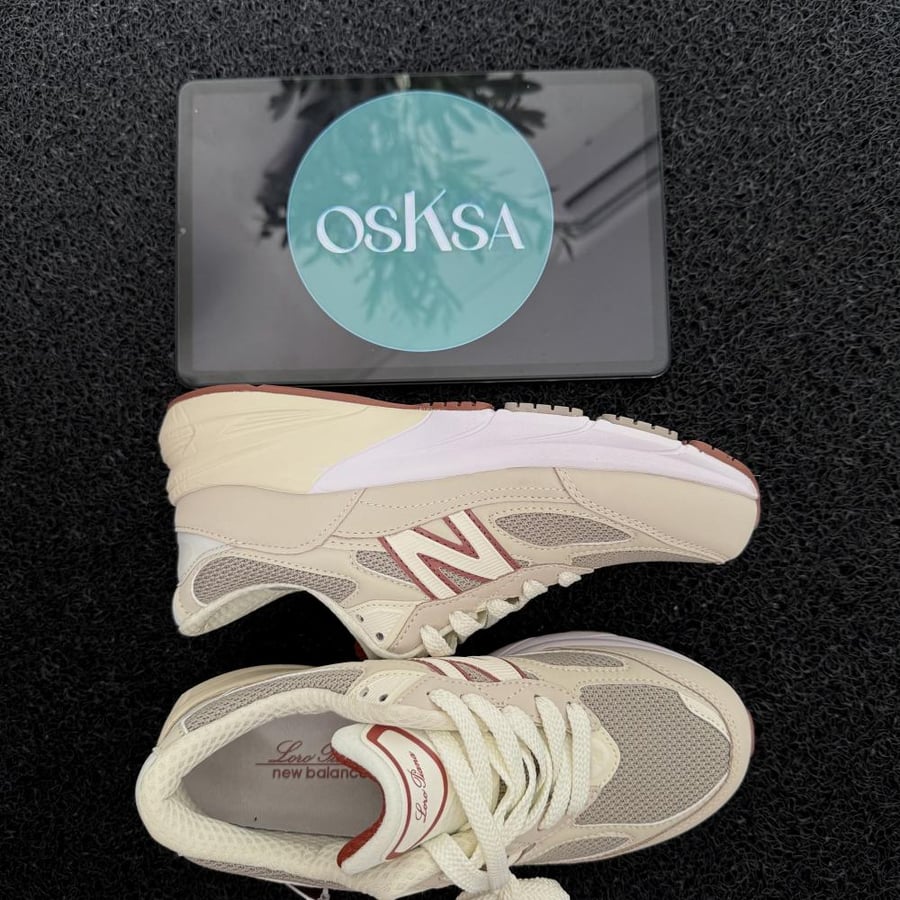 حذاء نيو بالانس x New Balance 990v6 sneakers