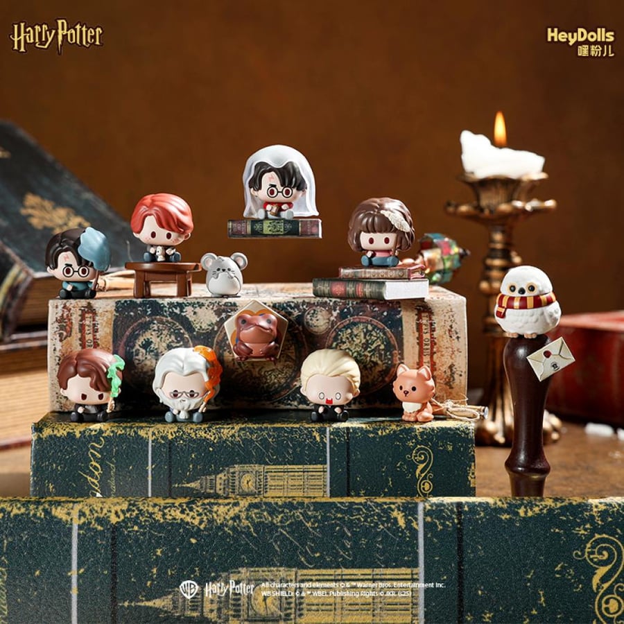 Harry Potter Defense Against the Dark Arts Mini Blind Bag |كيس مفاجآت صغير من سلسلة "هاري بوتر": الدفاع ضد فنون السحر الأسود