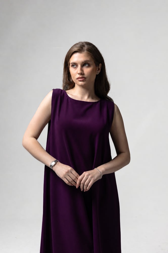 10. Amethyst Bisht (طقم)