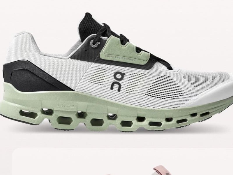 On running shoes 38 size