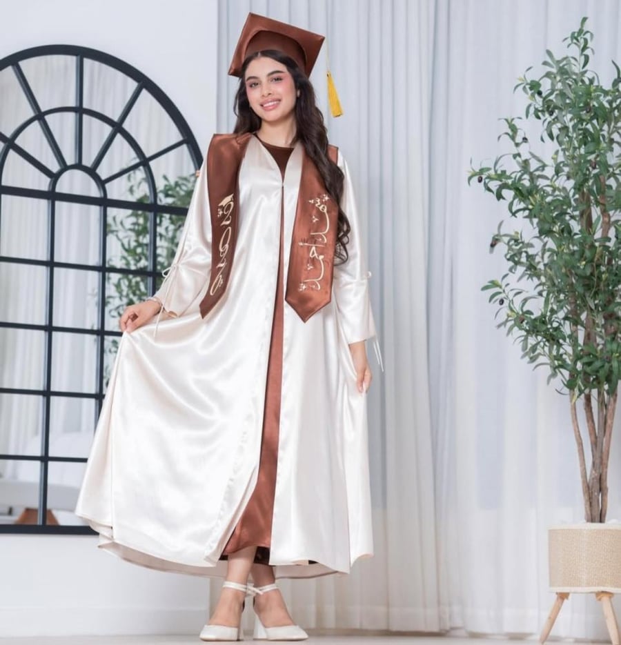 عبايات تخرج 2026
