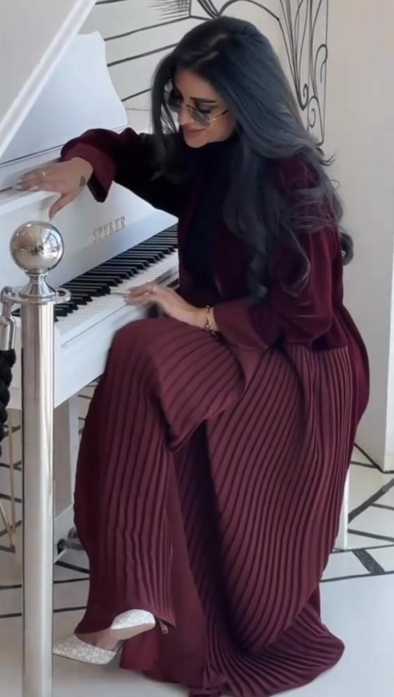 عباية شتوية مخمل عنابي ملكي