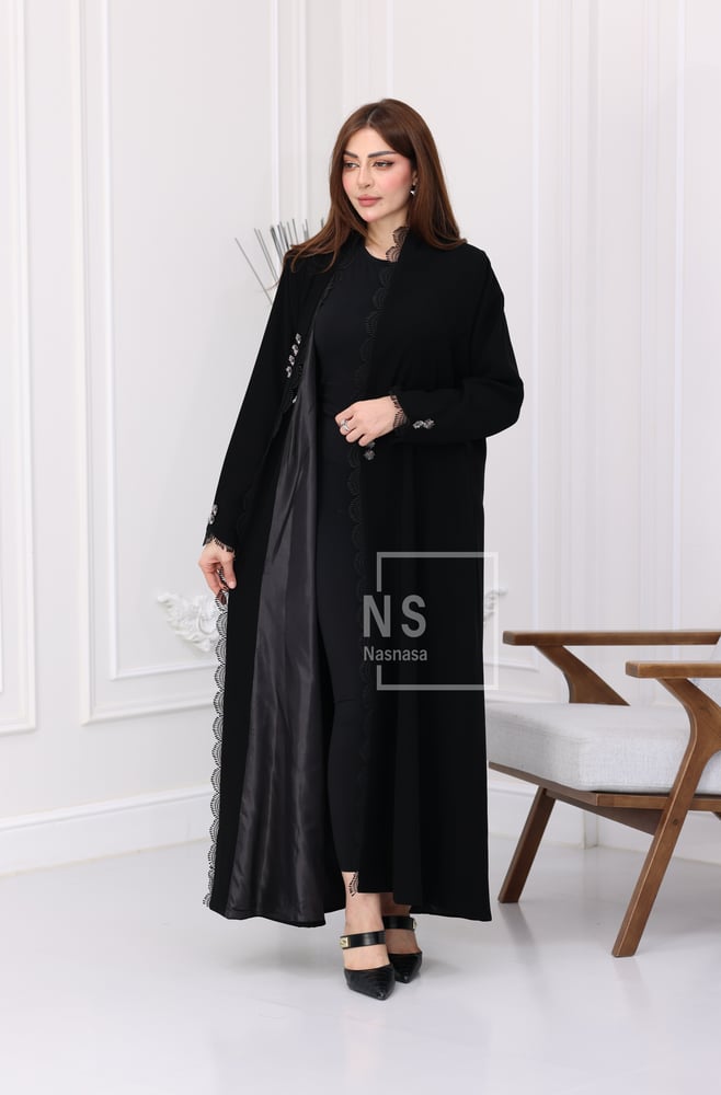 9018 عباية مبطّنة كلفة وأزرار معدنية